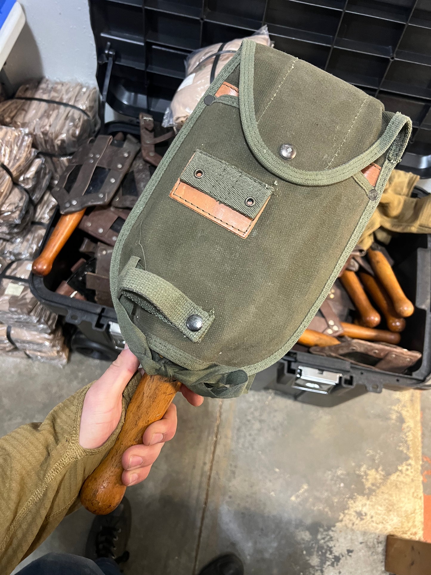 USGI OD M65 Shovel Cover (Alice Clips)