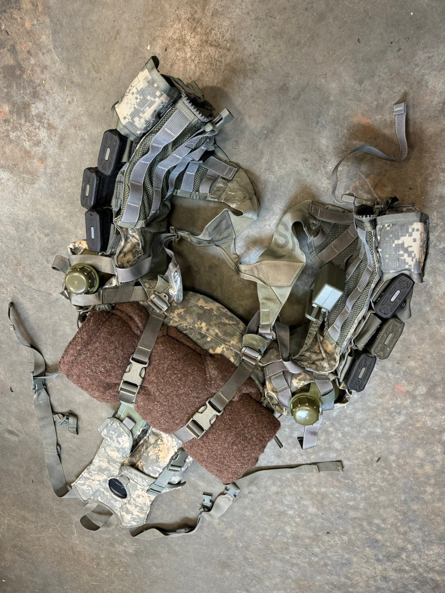 US Military Surplus Fighting Load Carrier FLC Loadouts - UCP “Rifleman”