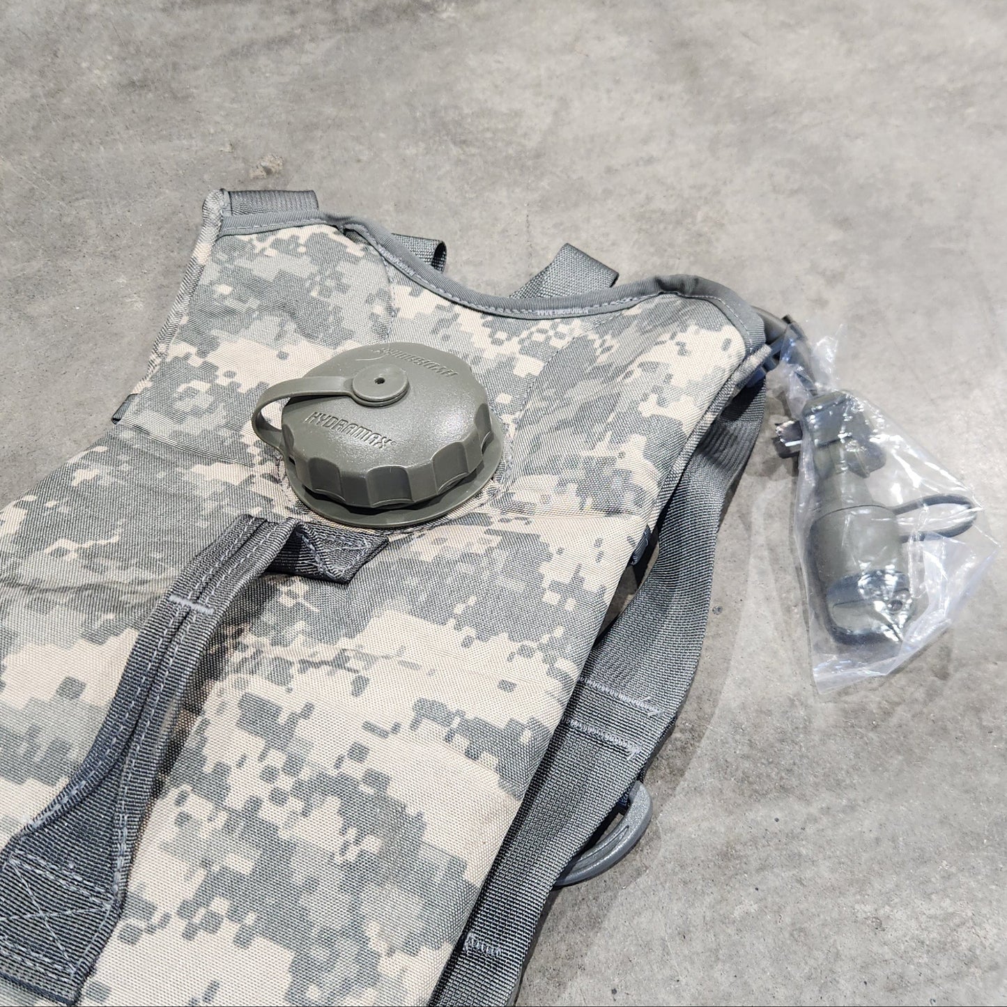 USGI MOLLE-ii 3-Liter Camelbak - UCP