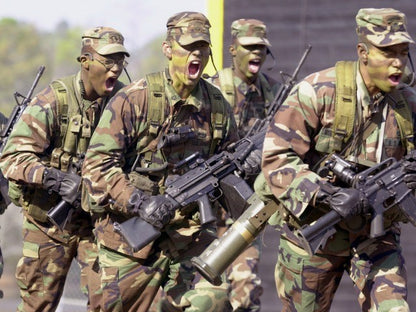 Yhdysvaltain armeijan ylijäämäpukuhousut - M81 Woodland