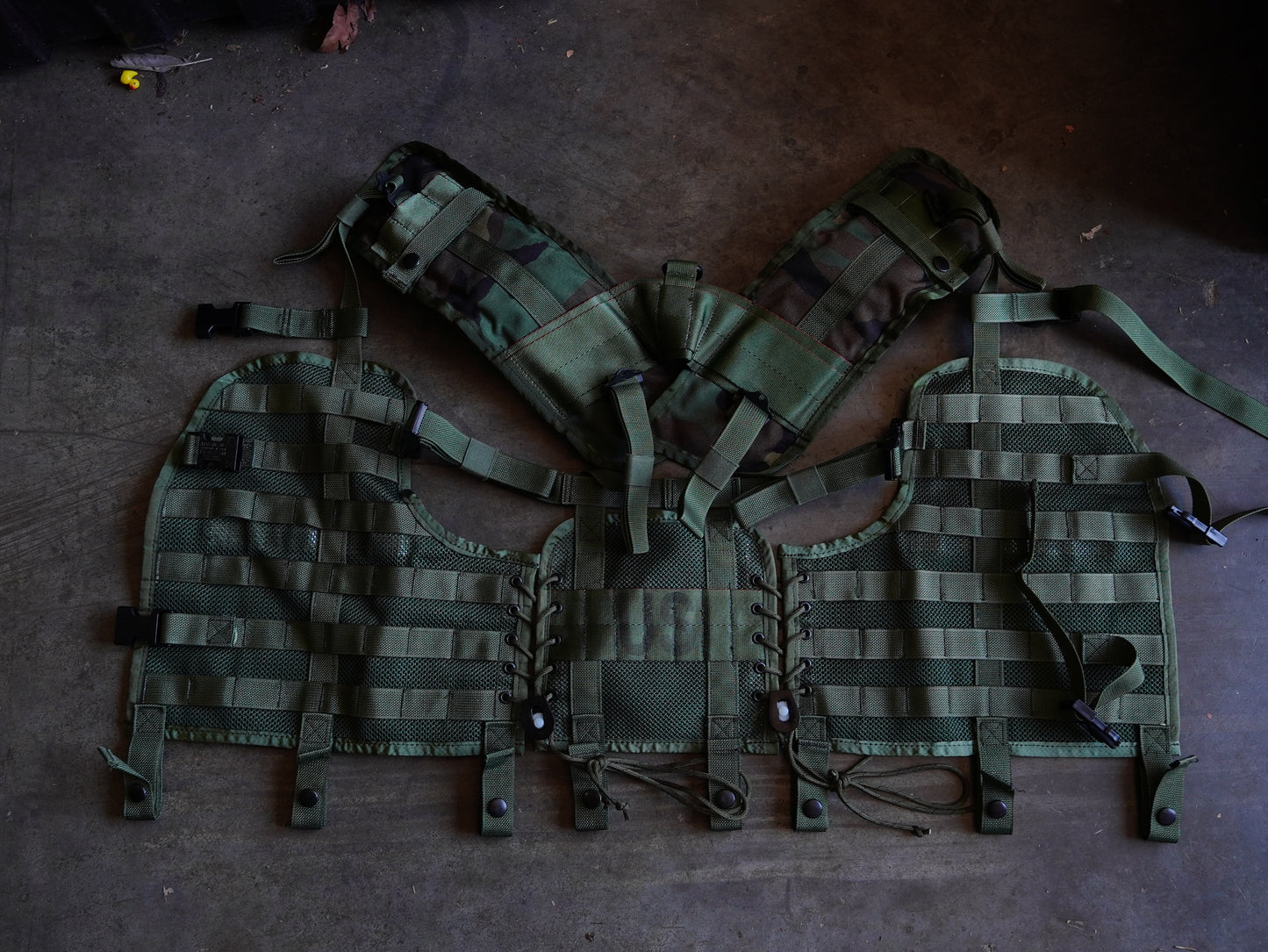 USGI MOLLE-ii M81 Medic Vest