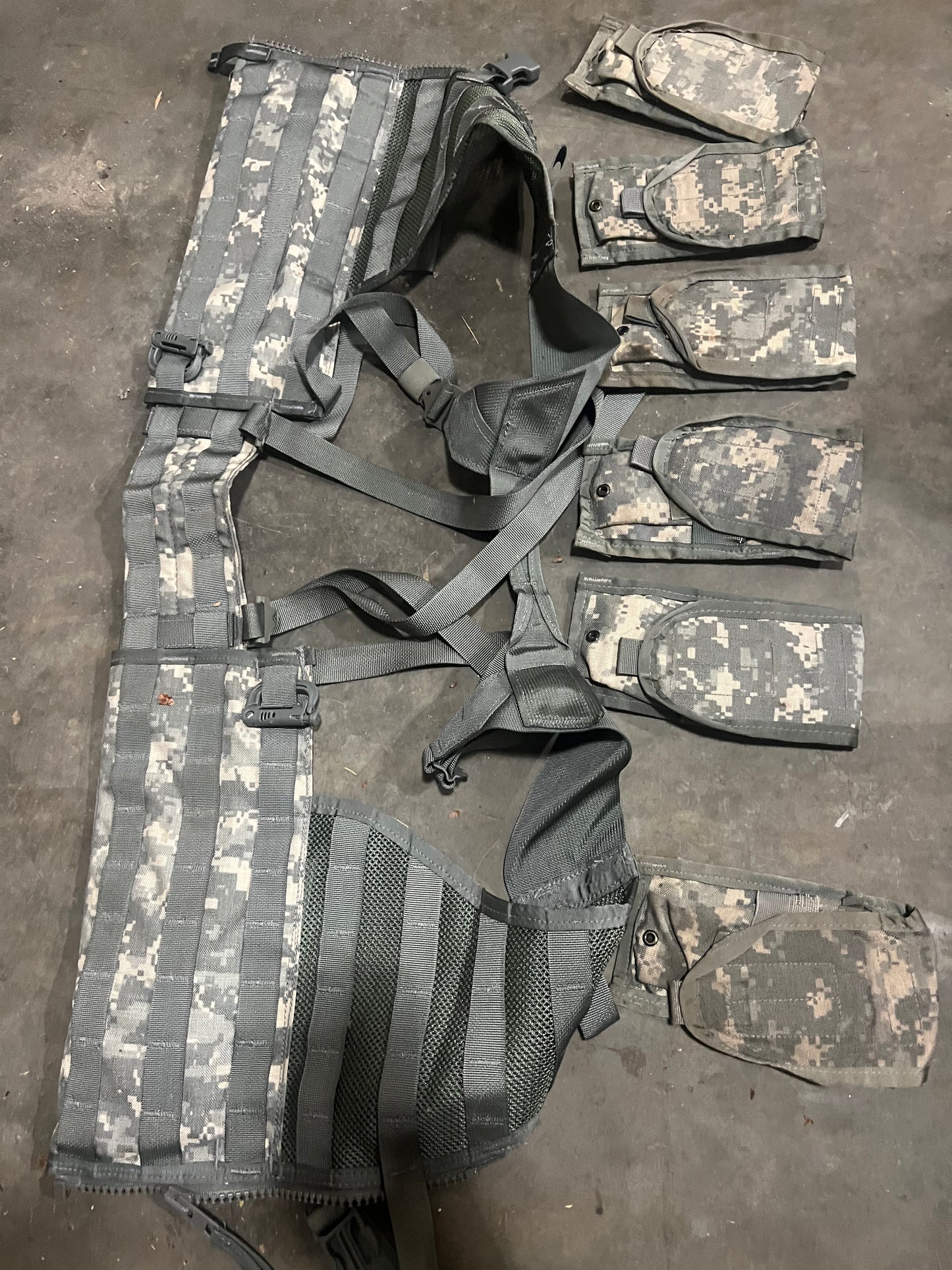 US Military Surplus Load Bearing Vests/Fighting Load carriers - Multiple Patterns
