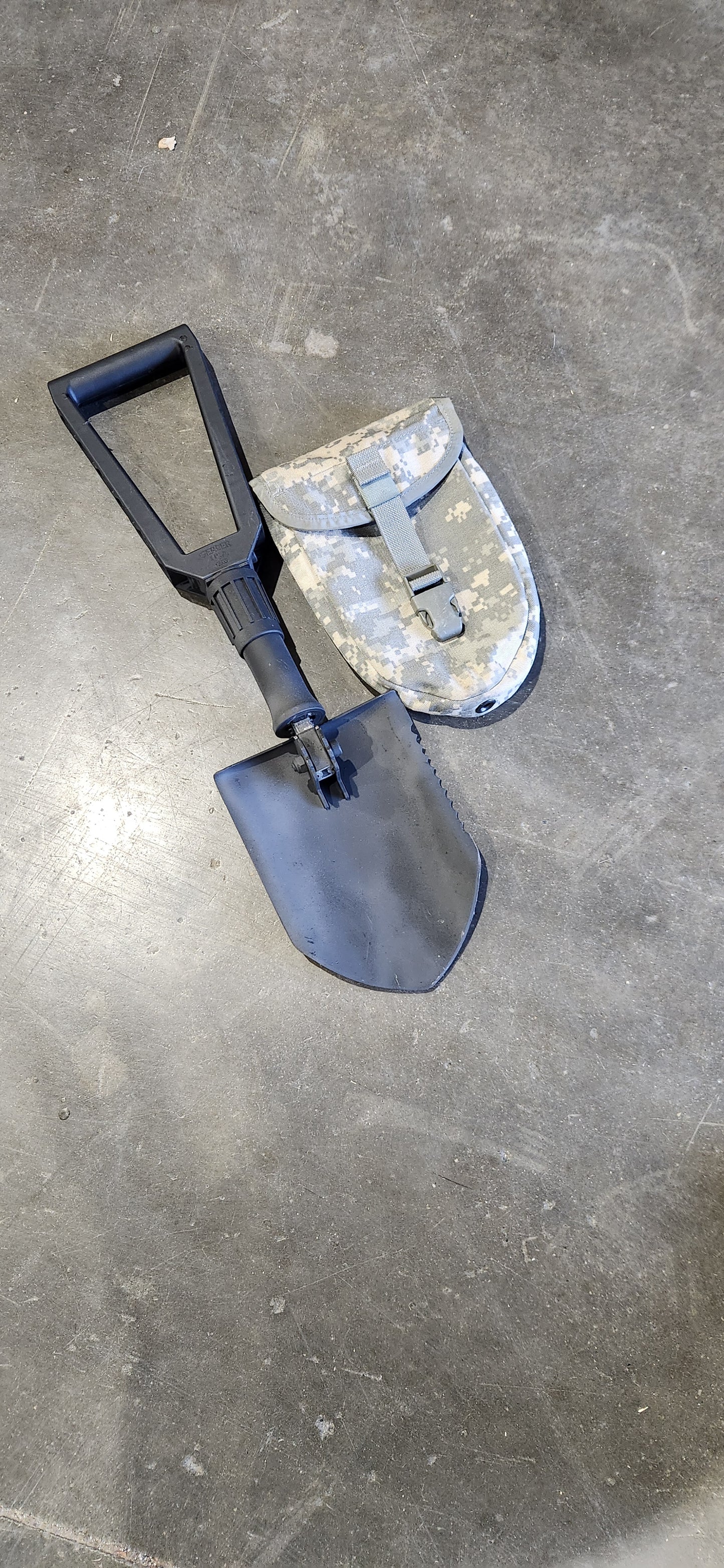 Gerber E-Tool Shovel w/ ACU Cover